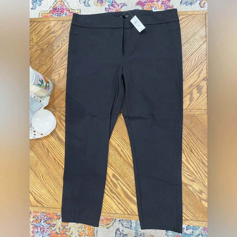 *NWT Ann Taylor Seemed legging, size 16